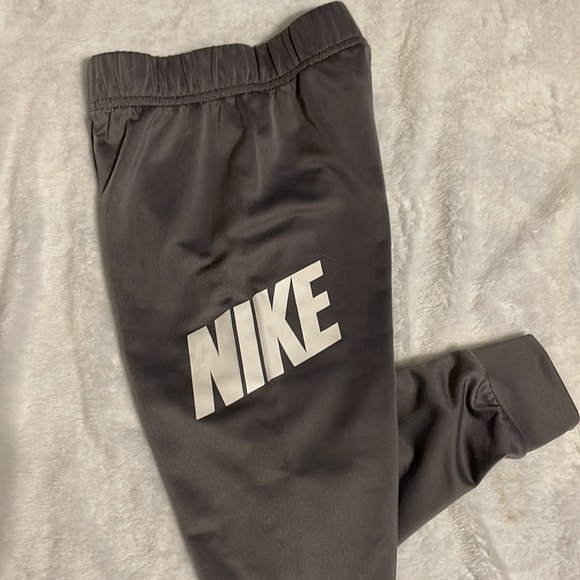 Boys 3T Nike set - Picture 3 of 4